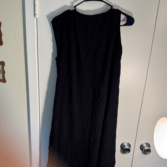 Elegant Black Wrap Dress - Picture 5 of 5